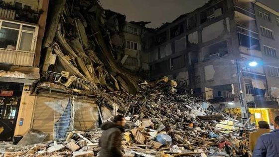 مقتل 11 شخصاً من عائلة سورية واحدة في زلزال تركيا المدمر