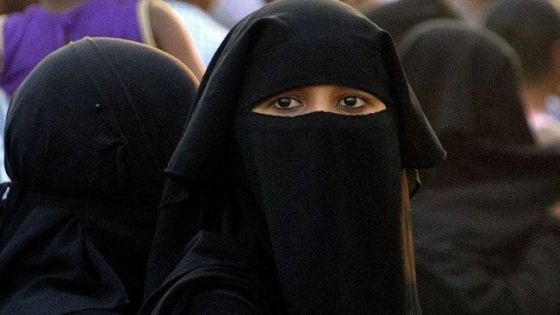 الحكومة المصرية تتخذ قرارات جديدة حول النقاب والحجاب في المدارس