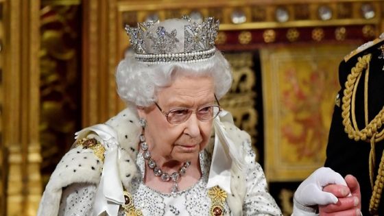 بريطانيون يدشِّنون حملة لإنهاء النظام الملكي