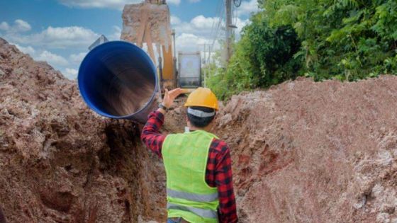 المومني: مشاريع كبرى منها الناقل الوطني وسكك الحديد والطاقة تنطلق العام المقبل