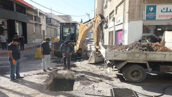 بلدية إربد تواصل صيانة شبكات تصريف مياه الأمطار