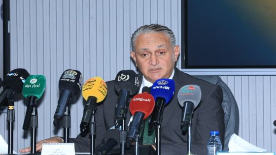 وزير البيئة عن القاء النفايات: من لا يرده وعيه ترده المخالفة