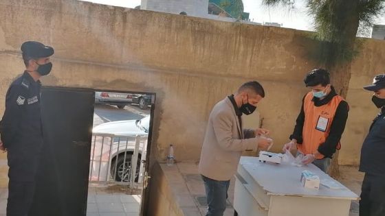 ضبط مصاب بكورونا يحاول الإدلاء بصوته في الانتخابات