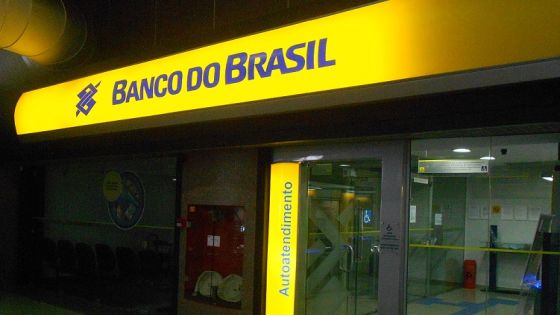 عصابة تسطو على بنك برازيلي بطريقة هوليوودية