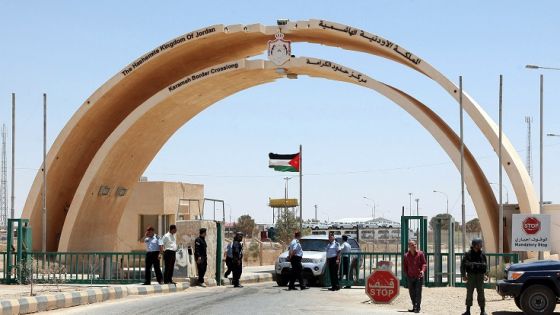 Jordanian security forces stand guard at the Al-Karameh border point with Iraq on June 25, 2014 as Jordan reinforced its border with Iraq after Sunni Arab militants overran a crossing with Syria. Sunni insurgents led by the jihadist Islamic State of Iraq and the Levant (ISIL) overran swathes of land north and west of Baghdad this month sparking fears in Amman that they will take the fight to Jordan, which is already struggling with its own home-grown Islamists. AFP PHOTO/STR / AFP PHOTO / -