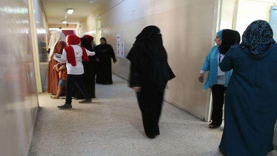 AMMAN, JORDAN- SEPTEMBER 20: Jordanians vote for the Parliamentary Elections 2016 at a polling station in Amman, Jordan, September 20, 2016. (Photo by Jordan Pix/ Getty Images)