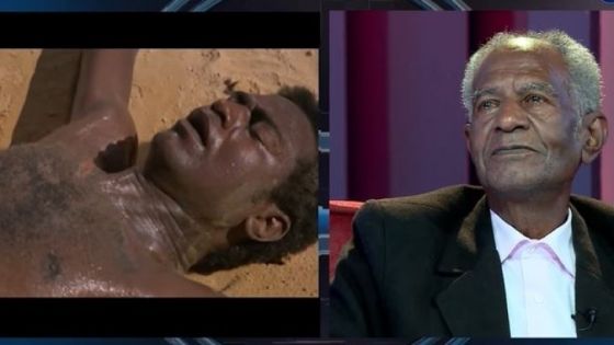 شاهد : ممثل دور “بلال” في فيلم الرسالة يبكي أمام مشهد تعذيبه