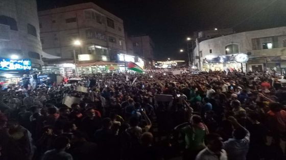 الآلاف في حي الطفايلة وحي المحاسرة يطالبون بالغاء اتفاقية وادي عربة