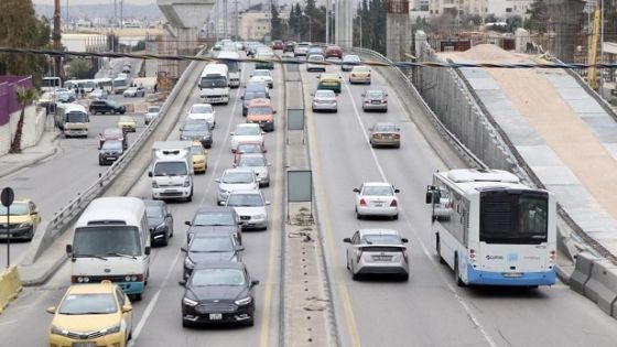 تحديد السرعة القصوى للشاحنات في عمان