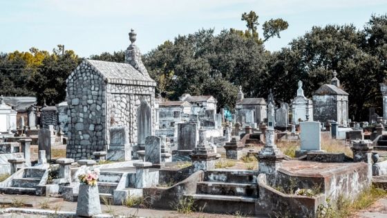 التمييز بين البيض والسود يصل إلى المقابر الأمريكية