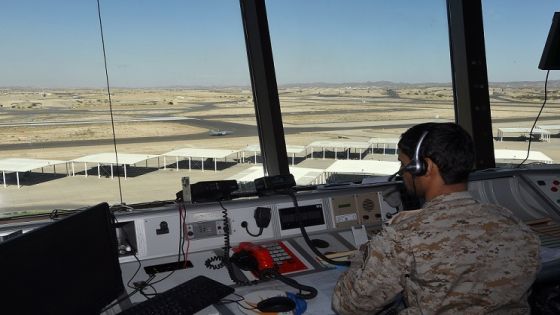 TO GO WITH AFP STORY BY IAN TIMBERLAKE
A picture taken on November 16, 2015 shows a Saudi air traffic controller sitting in the control tower at the Khamis Mushayt military airbase, some 880 km from the capital Riyadh, as the Saudi army conducts operations over Yemen. AFP PHOTO / FAYEZ NURELDINE === PHOTO TAKEN DURING A GUIDED MILITARY TOUR === / AFP / FAYEZ NURELDINE (Photo credit should read FAYEZ NURELDINE/AFP/Getty Images)