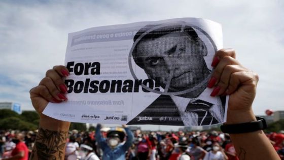 احتجاجات واسعة في شوارع البرازيل لغضبهم من رئيس البلاد