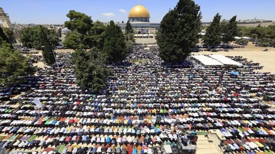 عكرمة صبري ينفي إصداره فتوى بخصوص بطلان الصلاة في المسجد الأقصى