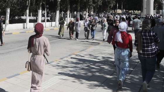عويس : إصابات كورونا في الجامعات عن يوم في المدارس