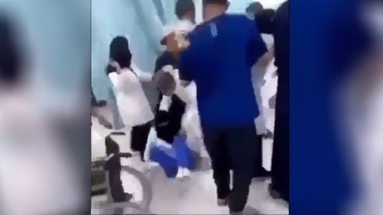 فيديو سحل ممرضة يشعل موجة غضب في السعودية