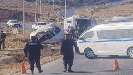 ٢٣ اصابة اثر حادث تدهور باص عمومي في اربد