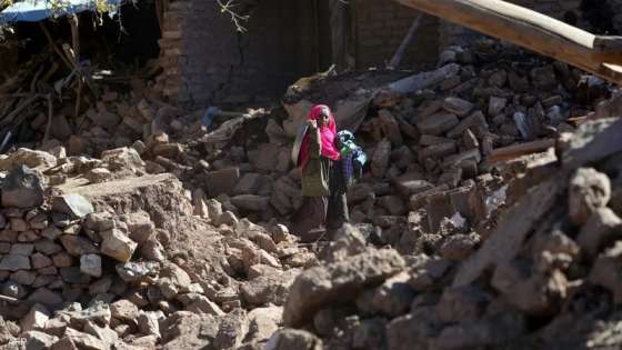 ارتفاع قتلى الزلزال المدمر في افغانستان إلى 950 قتيلاً