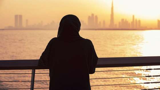 الإمارات تعدّل مدة بقاء الأجنبي بعد انتهاء أو إلغاء إقامته