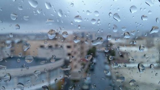 زخات من الأمطار في أجزاء من جنوب وشرق المملكة